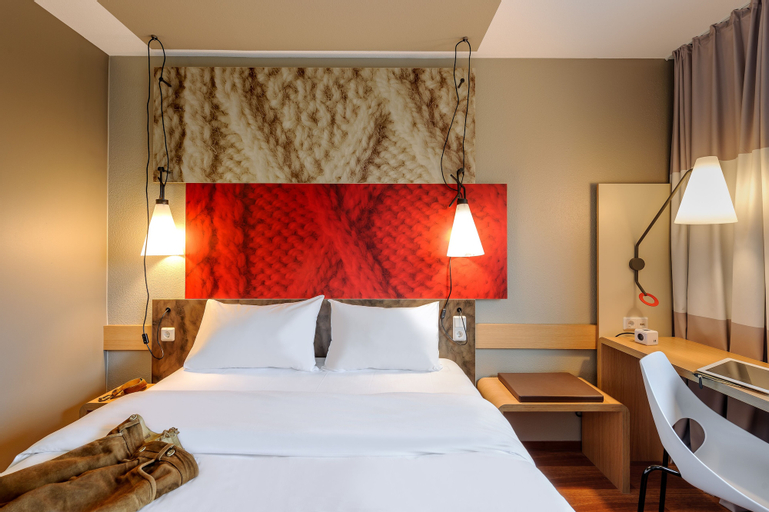 Bedroom 16