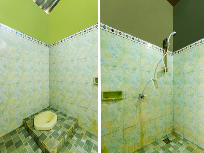 Bathroom 12