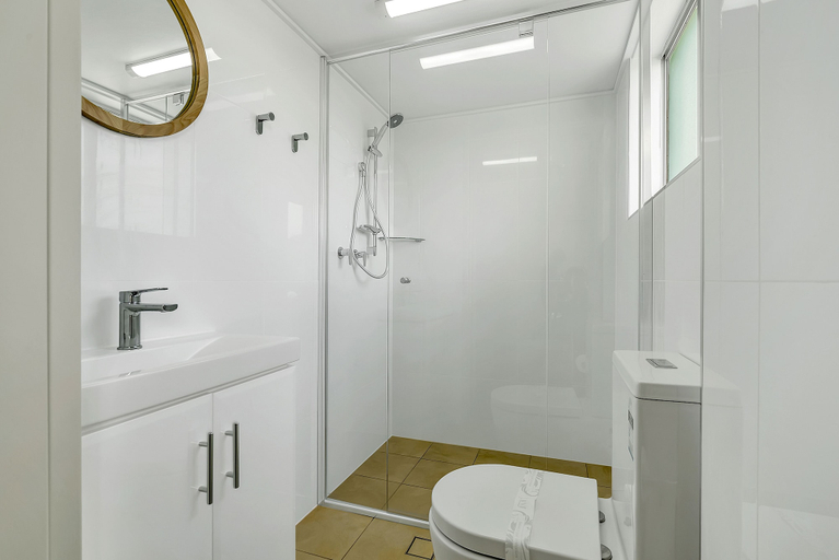 Bathroom 5, Tradewinds Apartments, Coffs Harbour - Pt A