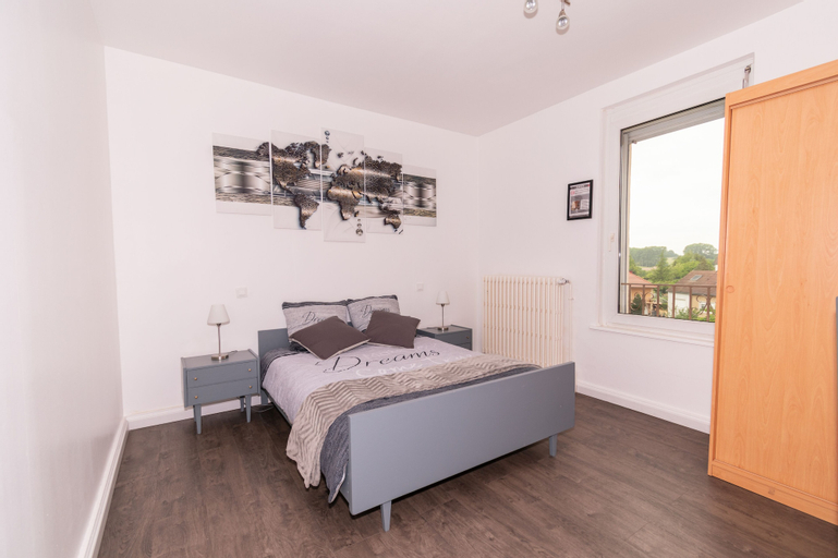 Bedroom 25