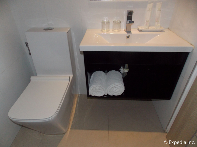 Bathroom 4