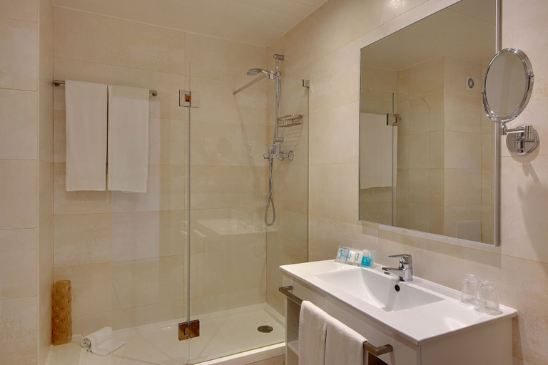 Bathroom 5, Hotel Alba, Vila Real de Santo António