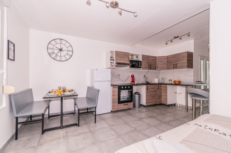 Dining Room 19