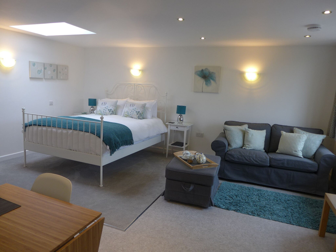 Bedroom 2, The Rock Self Catering Holiday Accommodation, Gloucestershire
