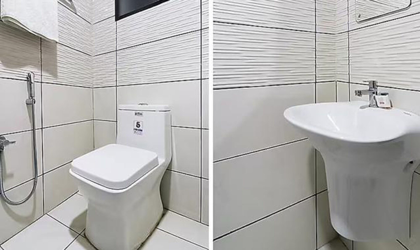 Bathroom 5, Queens Residency - Kochi, Ernakulam