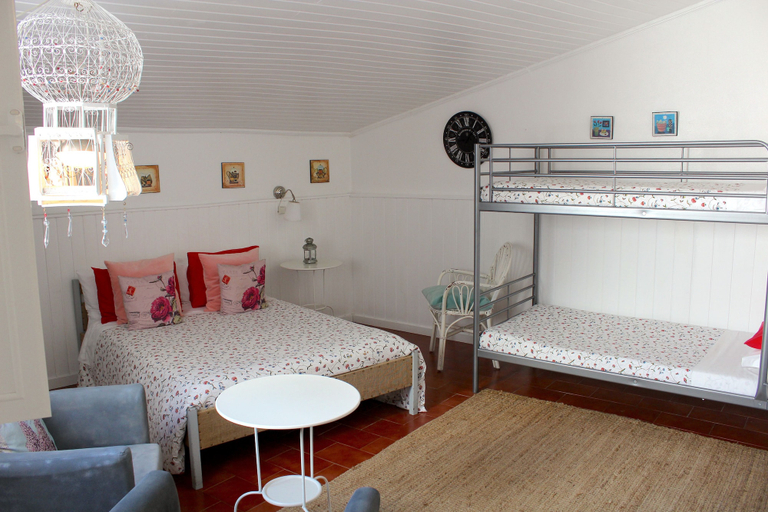 Others 5, Vinnus Guesthouse, Mafra