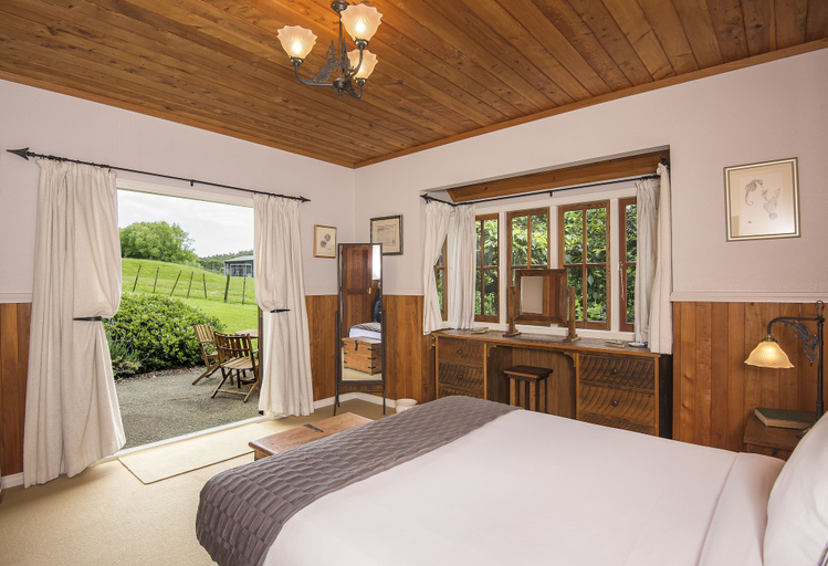 Bedroom 3, Vineyard Cottages, Rodney