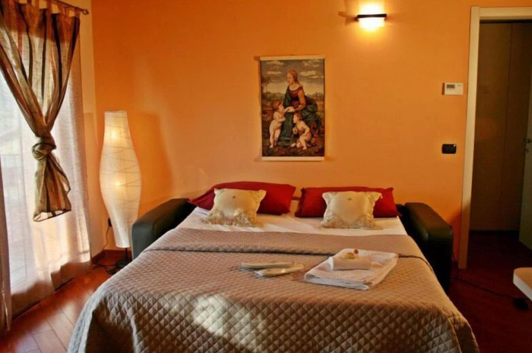 Bedroom 4, La Marina Resort, Bergamo