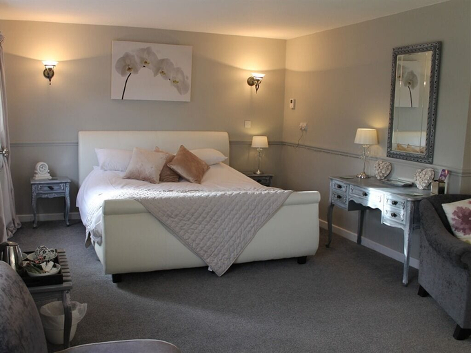 Bedroom 3, The Swan Motel, Norfolk