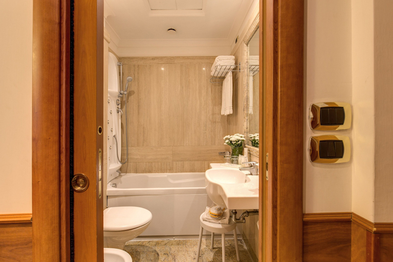 Bathroom 4, Pinewood Hotel Rome, Rome