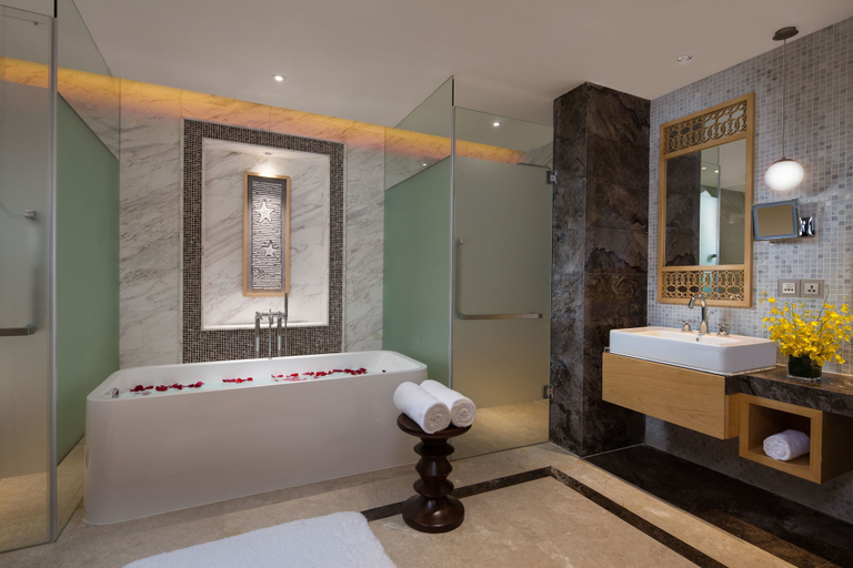 Bathroom 4, Thousand Cranes Sanya Yazhou Bay Int'l Exchange Centre, Sanya