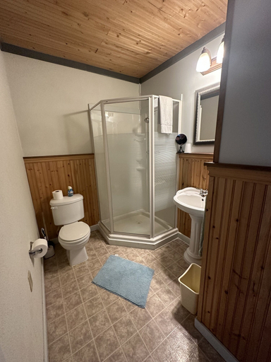 Bathroom 3, Historic Hotel Bayview, Kitimat-Stikine