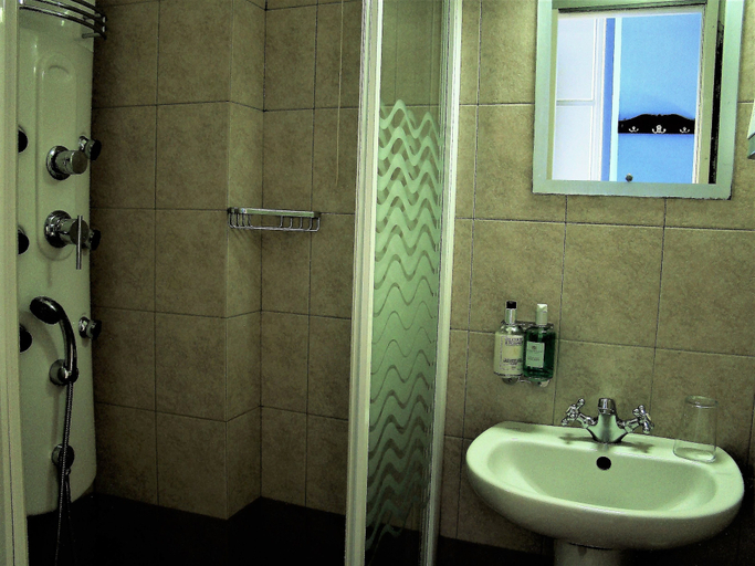 Bathroom 5, Ilion Hotel, West Greece