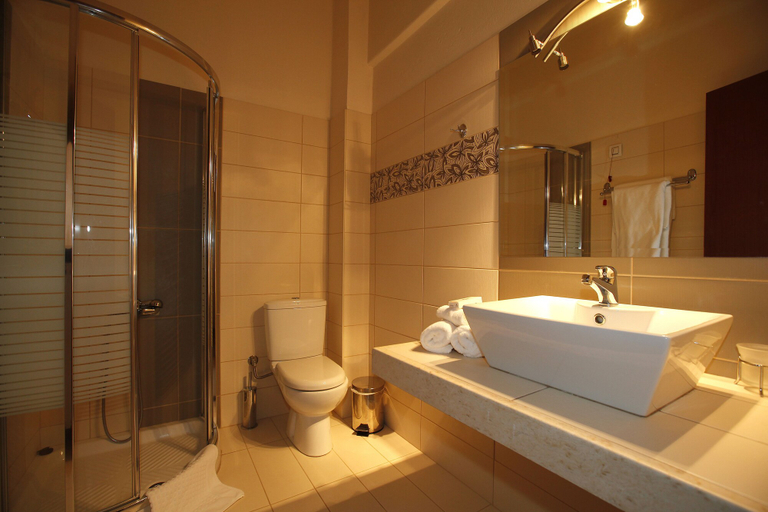 Bathroom 4, Hotel Athina, Epirus