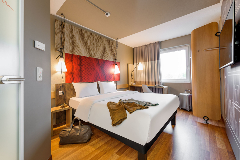 Bedroom 12