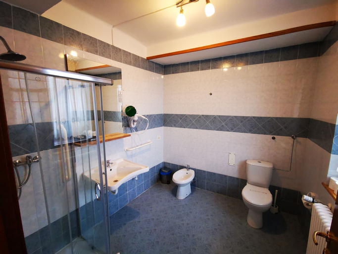 Bathroom 3