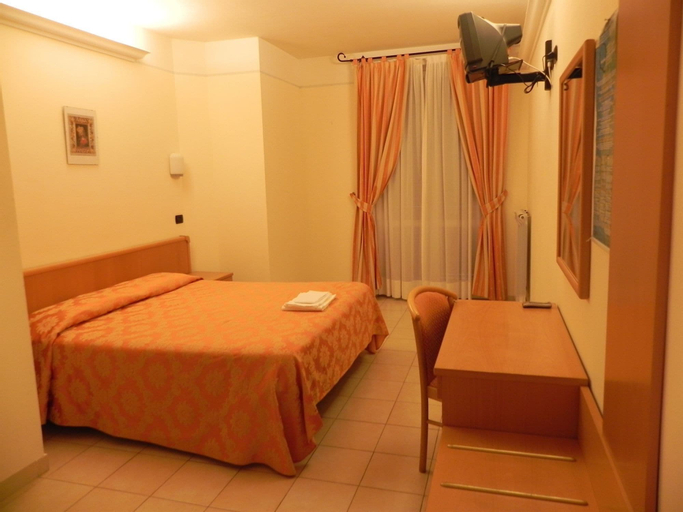 Bedroom 8