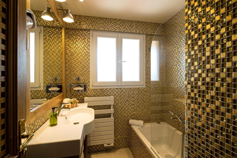 Bathroom 5, Best Western Premier Montfleuri, Var