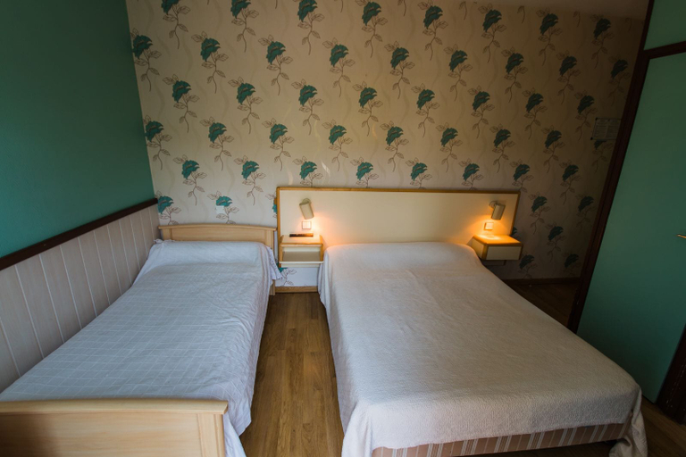 Bedroom 2, Les Messageries, Cantal