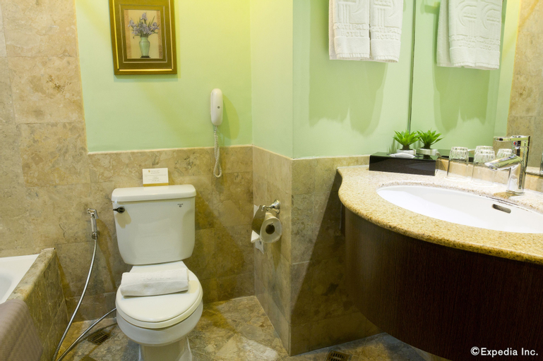 Bathroom 14