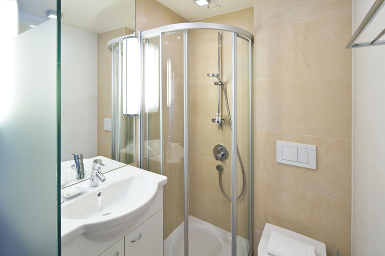 Bathroom 4, Hotel Maximilian - Stadthaus Penz, Innsbruck