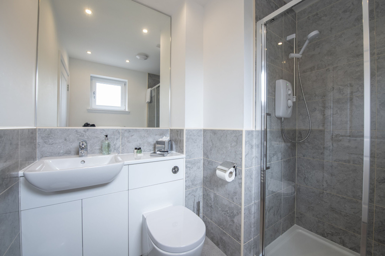 Bathroom 5, Inverness City Suites, Highland