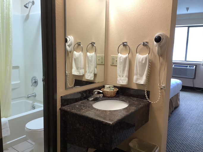 Bathroom 5, Luxury Inn And Suites, Summit