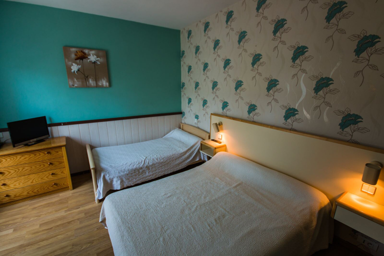 Bedroom 3, Les Messageries, Cantal