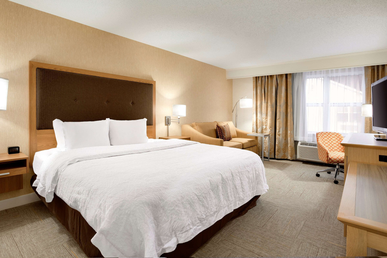 Bedroom 4, Hampton Inn & Suites Cleveland/Independence, Cuyahoga