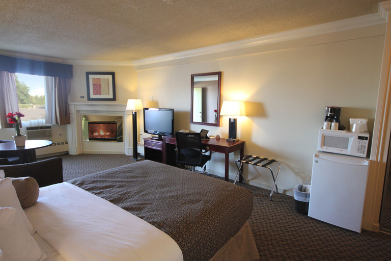 Bedroom 3, Quality Inn & Suites, Division No. 17