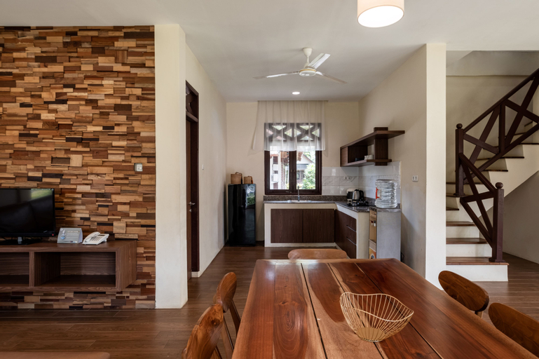 Dining Room 17