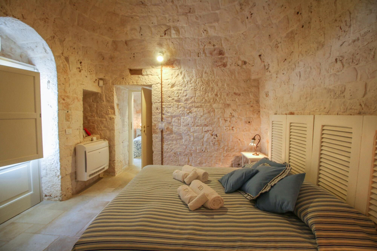 Bedroom 4, TD Trulli di Bouganville w Large Amazing Pool, Bari