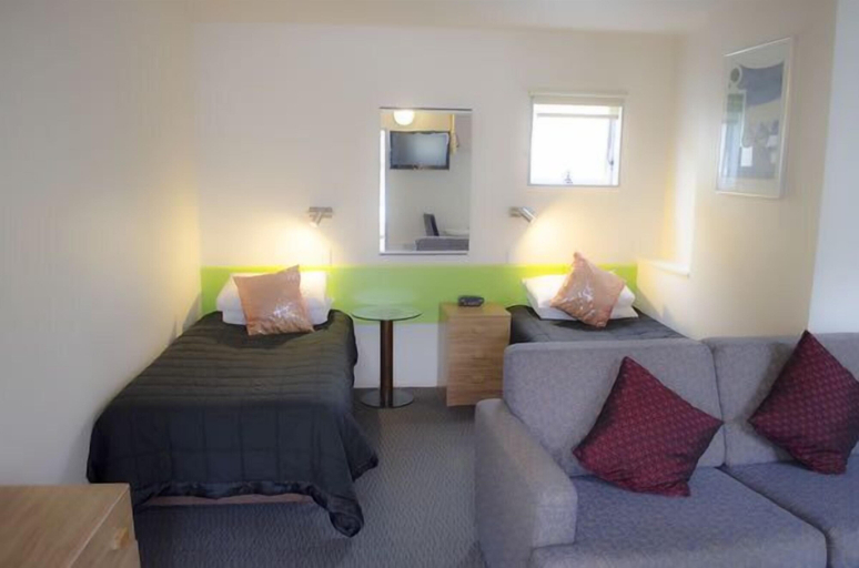 Bedroom 2, 747 Motel, Wellington