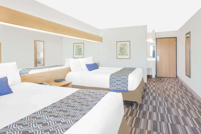 Bedroom 3, Microtel Inn & Suites By Wyndham Ames, Story