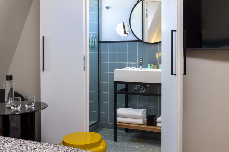 Bathroom 3, Hôtel 37 Bis, Hauts-de-Seine