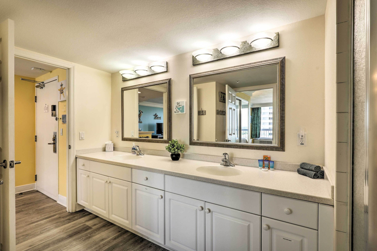 Bathroom 4, Daytona Beach Resort Oceanfront CondoStudio, Volusia
