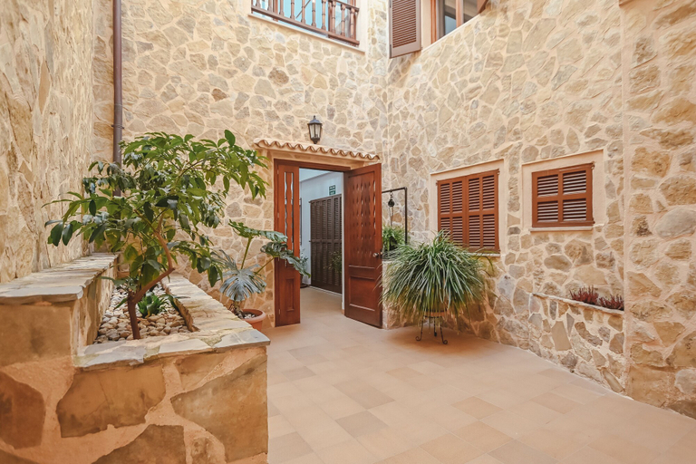 Others 4, Hostal Can Gallu, Baleares