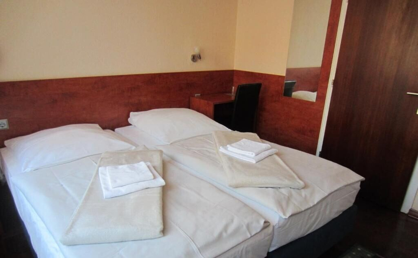 Bedroom 4, Hotel Haus Rheinblick, Düsseldorf