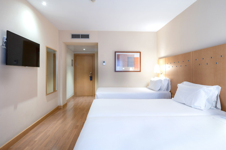 Bedroom 4, Catalonia La Maquinista, Barcelona