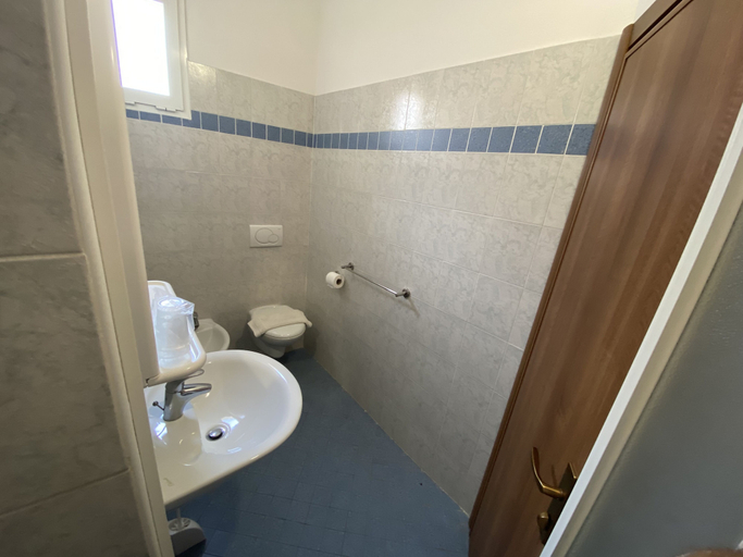 Bathroom 3, Hotel Nanni Garnì, Rimini