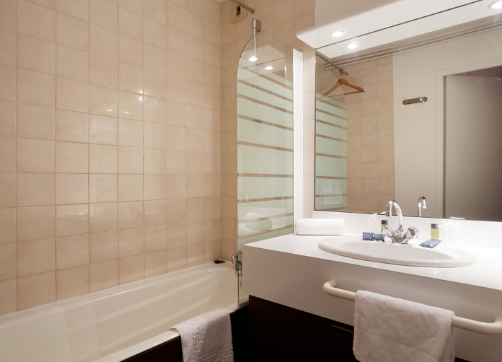 Bathroom 4, Hôtel Club mmv Le Panorama, Isère