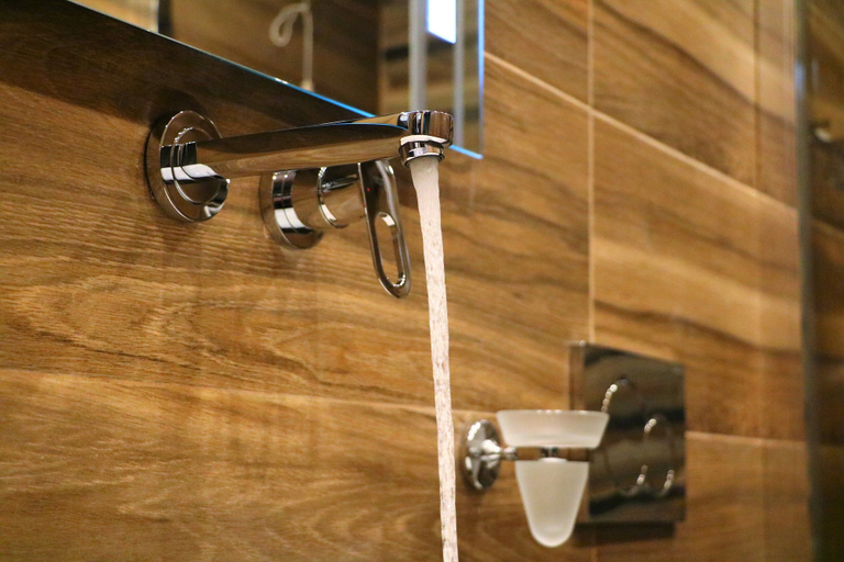 Bathroom 5, Semiramis Hotel, South Aegean