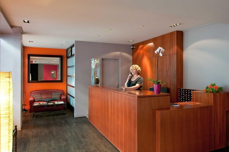 Public Area, greet Hotel Boulogne Billancourt Paris, Hauts-de-Seine