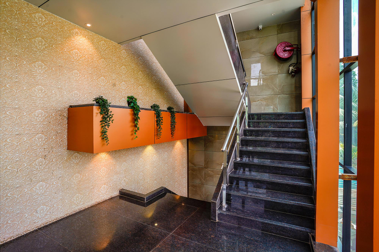 Public Area 2, Fabexpress Super 7 Inn, Thane