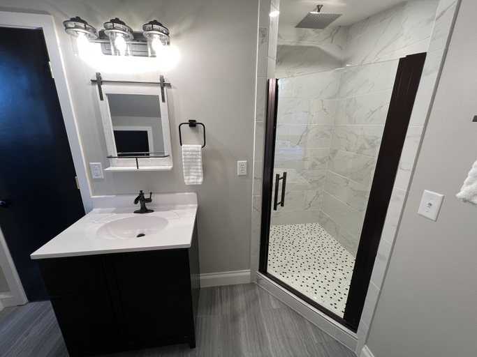 Bathroom 5, Homestay on Main, Grayson