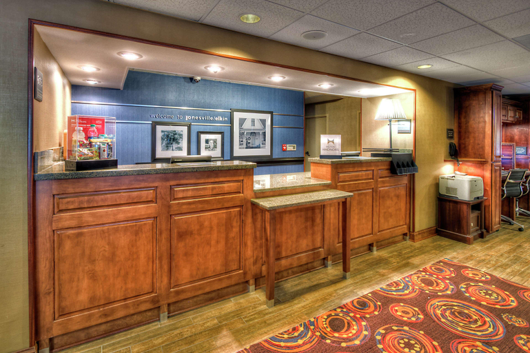 Exterior & Views 2, Hampton Inn Jonesville/Elkin, Yadkin