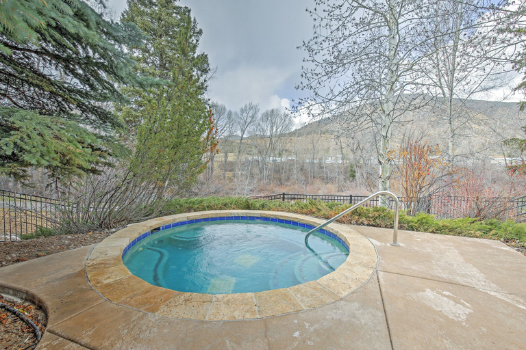 Sport & Beauty, Cozy Avon Retreat with Private Deck and Pool Access!, Eagle