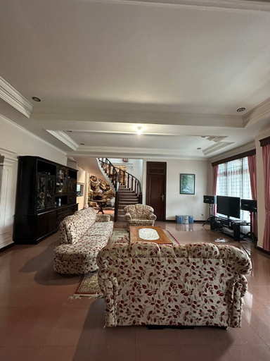 Others 5, Villa Narezka, Bogor