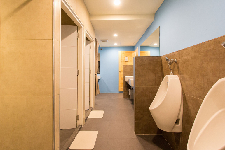 Bathroom 9