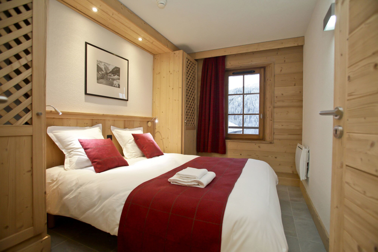 Bedroom 2, Résidence Odalys Les Fermes de Chatel, Haute-Savoie
